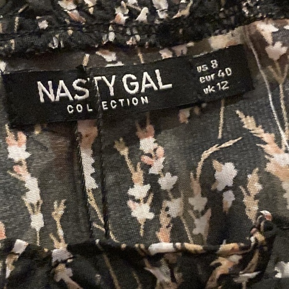 NWT NastyGal Floral Vine Cold shoulder Bell Sleeved Cropped Top size 8 - Picture 7 of 13